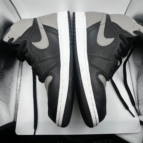 Air Jordan 1 Retro High OG BG (Black/Medium Gray/White) - 6.5Y - Picture 5 of 5
